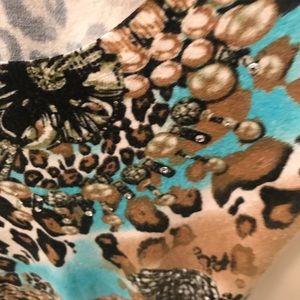 Cache Tops - Cache sweater top Cache Tops - Cache sweater top